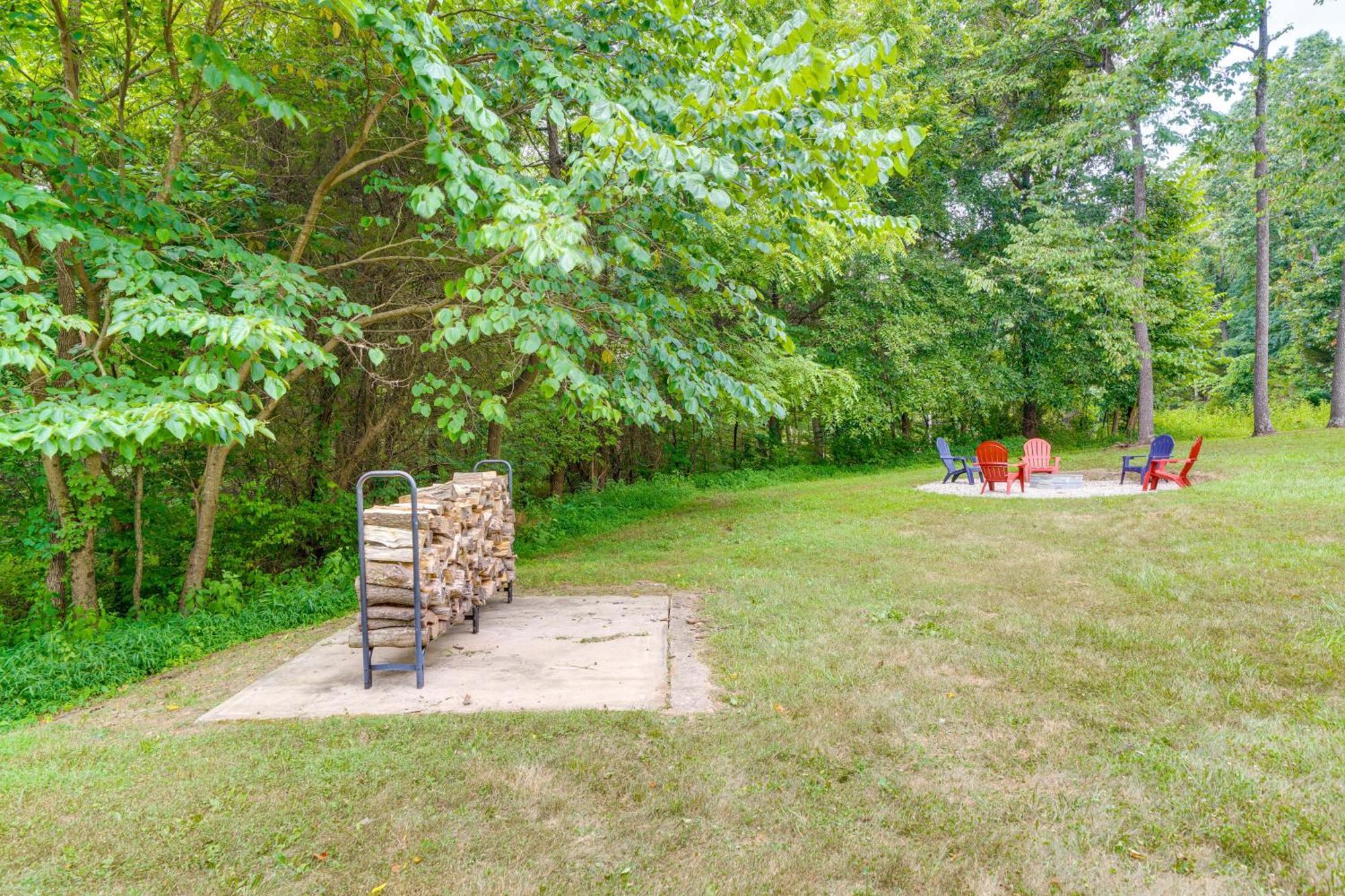 Modern Eckerty Home With Deck On Patoka Lake! Taswell エクステリア 写真